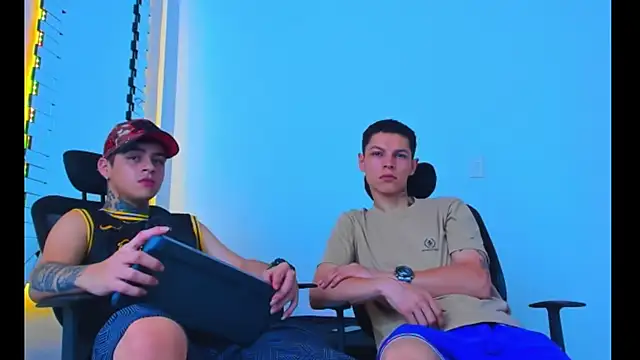 HOT_boy2025 live sex cam