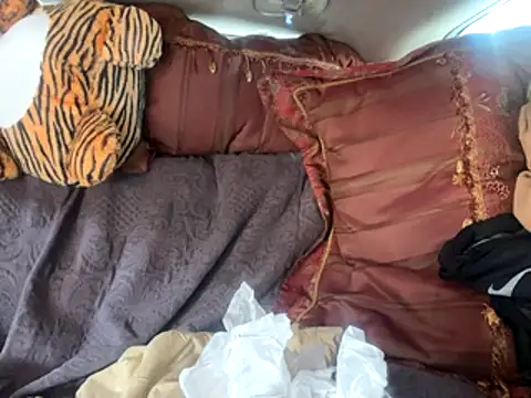 SlimeCrownzOut5 live sex cam