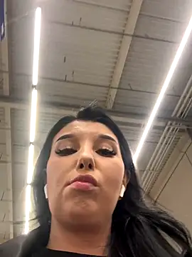 Tisha_Busty live sex cam