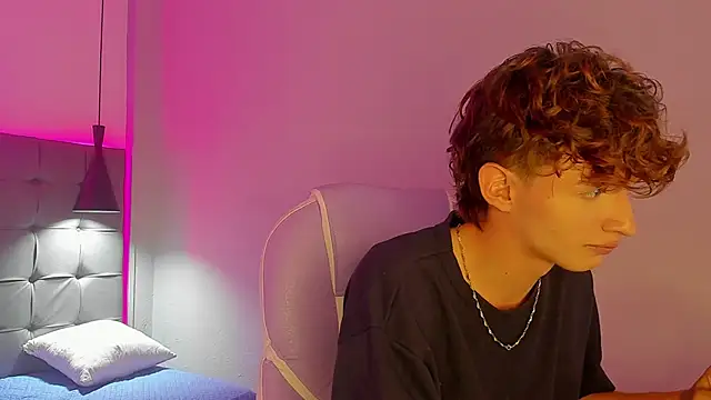 NicolasFerrer18 live sex cam