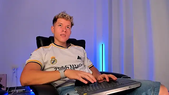 nathan_blake live sex cam