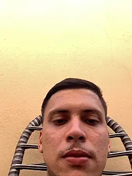 Ryanzl017 live sex cam