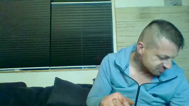 DevilsAngel13 live sex cam