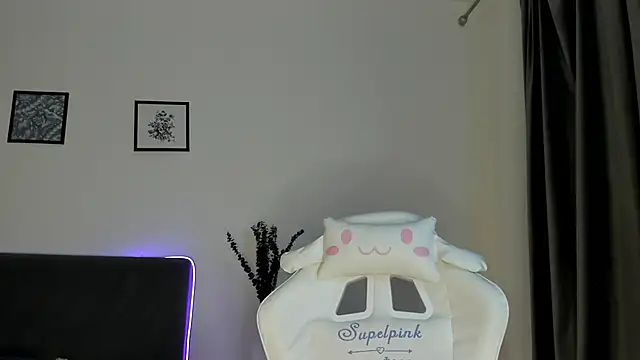 elliediaz live sex cam