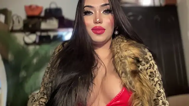 BigDominaMia live sex cam