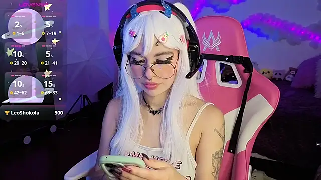 larah_uwu live sex cam