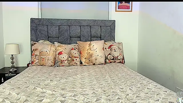 MeganCrow live sex cam