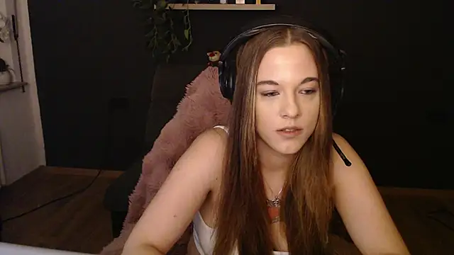 Luna_Lynn live sex cam