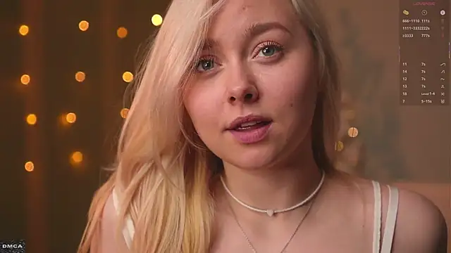 AccaCroyle live sex cam