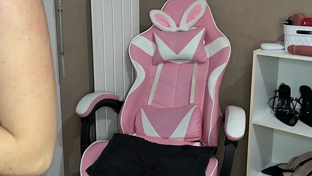 lucie_mehott live sex cam