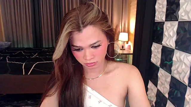 BigCockMaxineTS live sex cam