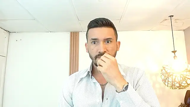 Reiko_85_ live sex cam