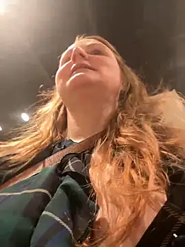 GingerSnap33 live sex cam