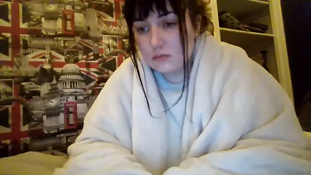 Lynylou live sex cam