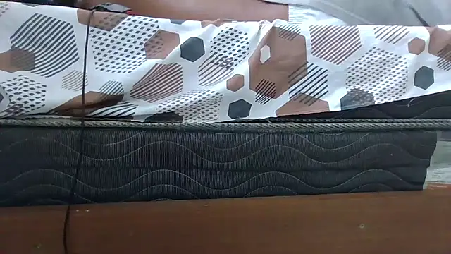 JUNINHOLEKEJR live sex cam