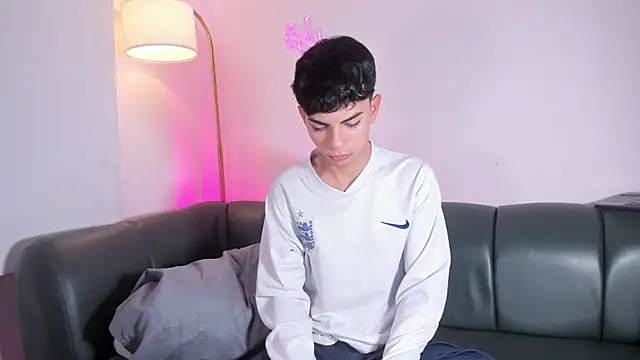 Peter_chase live sex cam