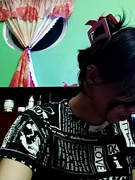 QueenSoreal live sex cam