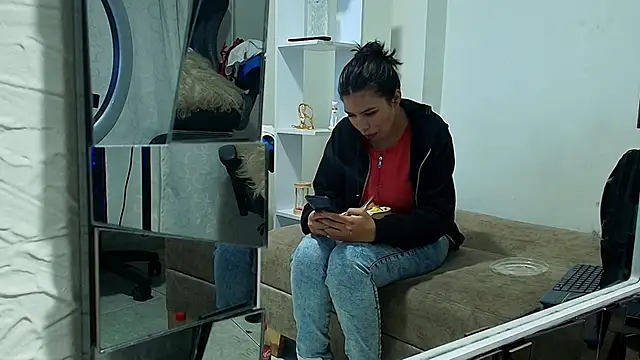 Nahomi_rous777 live sex cam