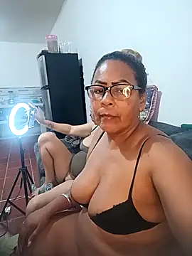 DioxaHot7 live sex cam