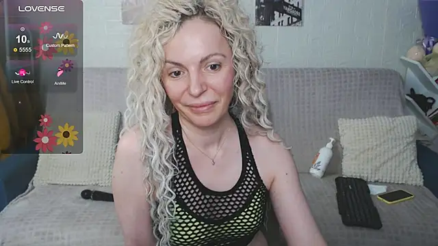 kiramarta live sex cam