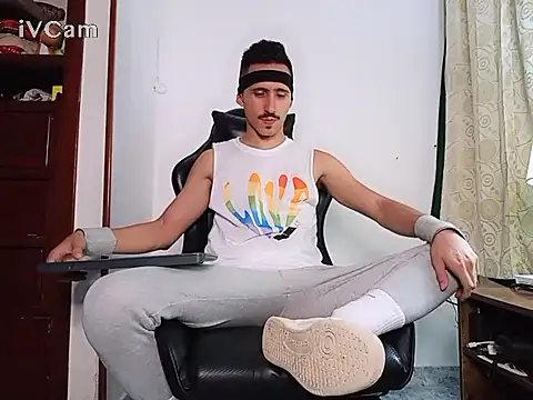 HomeAloneK live sex cam