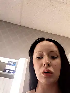 EVILYN live sex cam