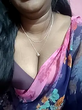 Keerthee_ live sex cam