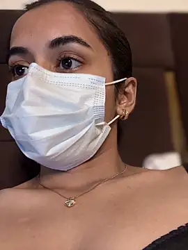 DominantDesiree live sex cam