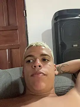 MrLeoLatino live sex cam