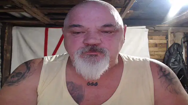 Newfiesausage1972 live sex cam