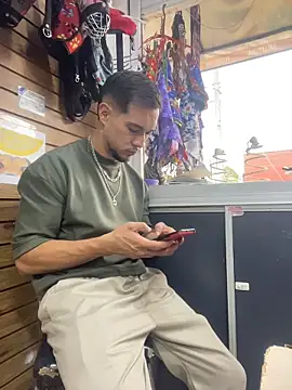 Leonardmoppet live sex cam