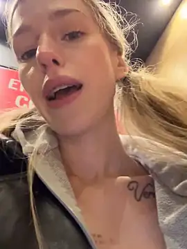 kira_mia live sex cam