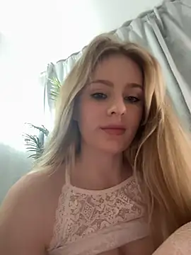 CaseyCumFace live sex cam