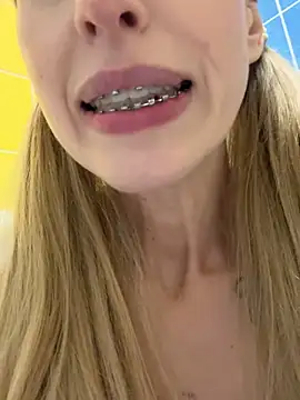 kira_mia live sex cam