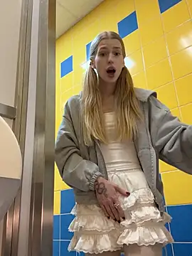 kira_mia live sex cam