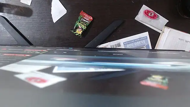 Yohis_Kiut25 live sex cam