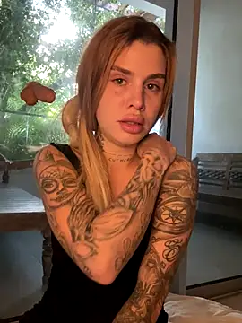 EmiliaCatalina live sex cam