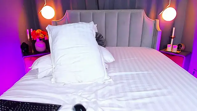 AdoraLynn live sex cam