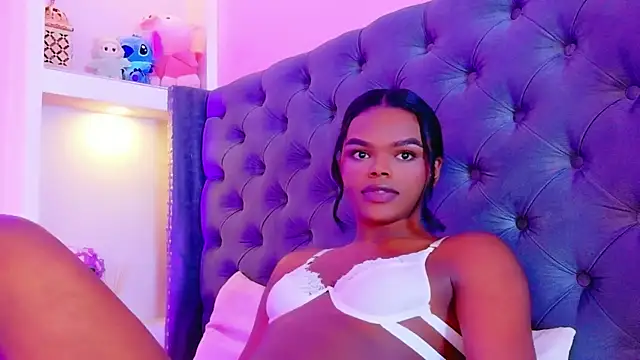 CamiEstrada live sex cam