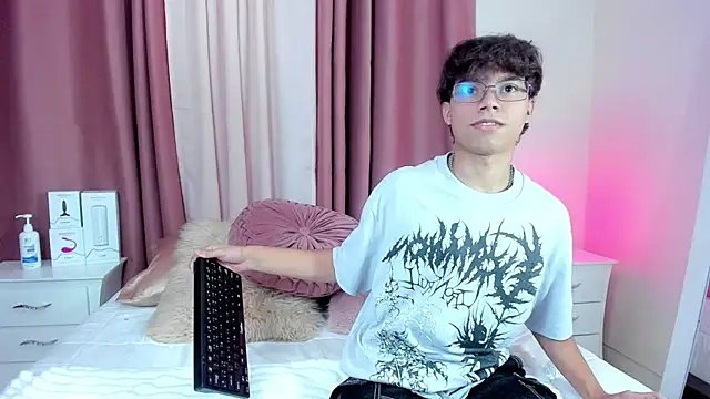 Honeymoon_sariel live sex cam