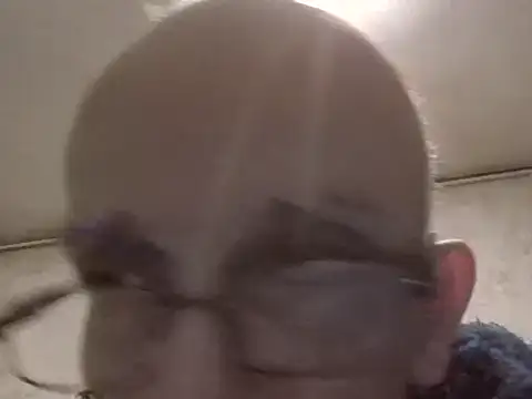 mariusica1@xh live sex cam