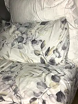 sexytinashe21 live sex cam