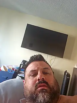 Roddog18 live sex cam