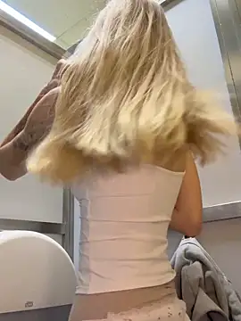 kira_mia live sex cam