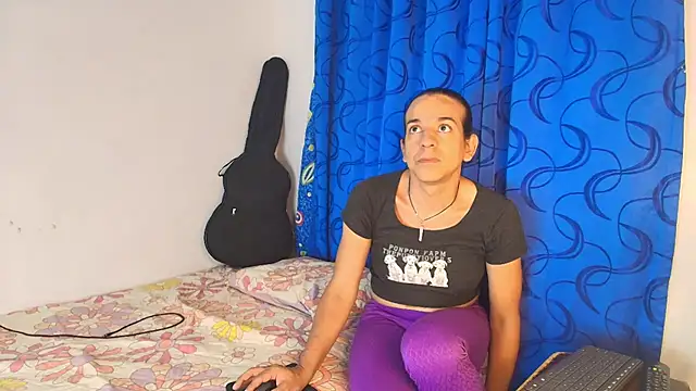 Oh_Tique live sex cam