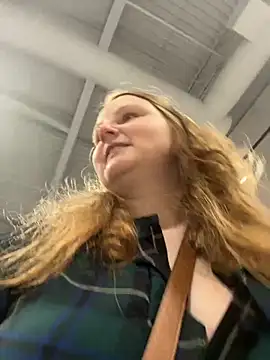 GingerSnap33 live sex cam