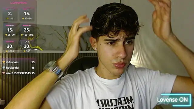 Dyla_n18 live sex cam