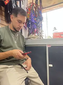 Leonardmoppet live sex cam