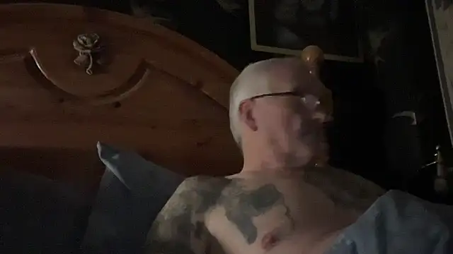 poggles live sex cam