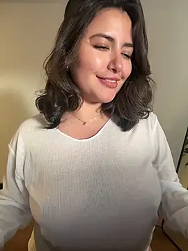 sukhakunis1 live sex cam